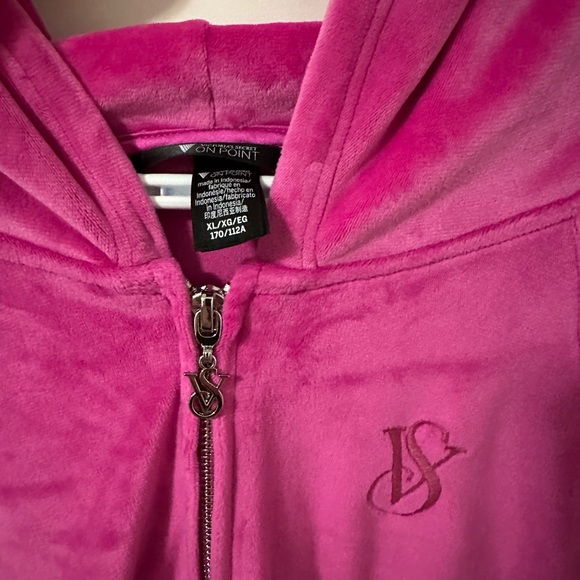 VICTORIA SECRET SWEATER - Picture 3 of 3